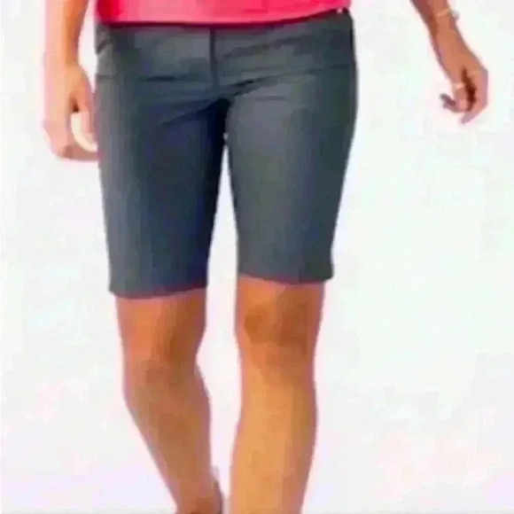 🆕 ZYIA Active Women’s Gray Clubhouse Shorts, small - Picture 1 of 12